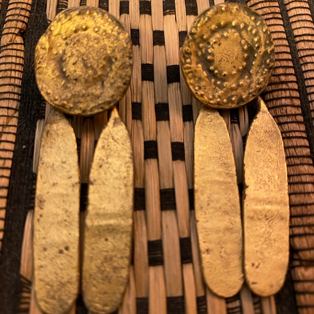 Metropolitan Museum of Art Estruscan earrings